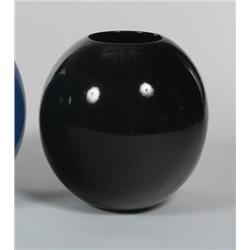 Marilyn Kay Austin Black glazed egg-sha