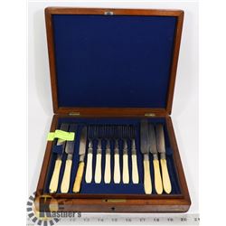SILVERWARE SET MARKED SILVER IN WOOD CASE