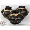 Image 1 : 3 CLAY VASES WITH HIDE