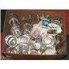 Image 1 : ESTATE BOX OF GLASS BAR WARES AND MORE