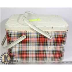 TARTAN PICNIC BASKET