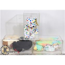 FLAT OF 5 COLLECTIBLE BEANIE BABIES, SOME WITH