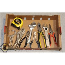 FLAT OF ASSORTED HAND TOOLS AND TAPE MEASURE