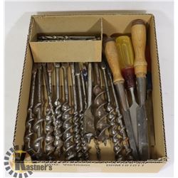 FLAT OF WOOD DRILL BITS AND CHISELS