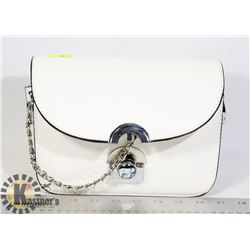 WOMENS PURSE