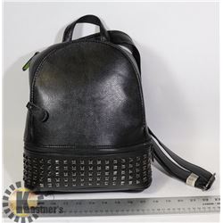 WOMENS PURSE/ BACKPACK