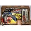 Image 1 : FLAT OF ASSORTED TOOLS INCLUDING HAND RIVETER