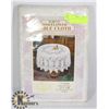 Image 1 : NEW LINENS & LACE ROSEFLOWER TABLE