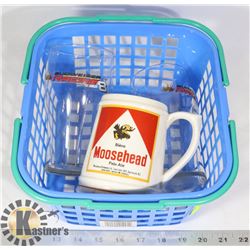 BOX WITH COLLECTIBLE BEER MUGS - BUDWEISER