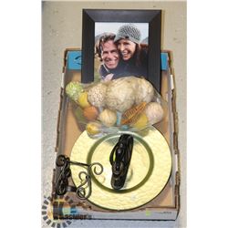 MODERN DECOR PLATES/STATUE