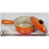 Image 1 : VINTAGE LE CREUSET NO16 ORANGE FADE SAUCE POT&LID