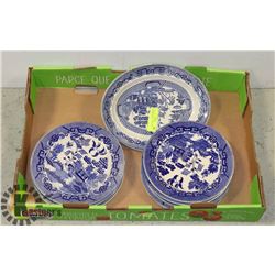 9 BLUE WILLOW PLATES AND 1 SERVING PLATE