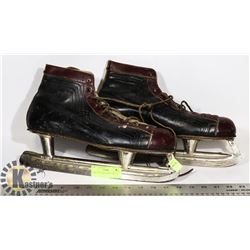 PAIR OF ANTIQUE MEN'S SKATES