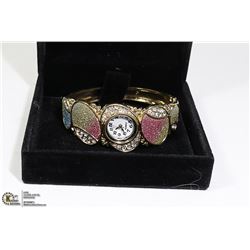 RHINESTONE & SPARKLE DESIGN QUARTZ FASHION WATCH