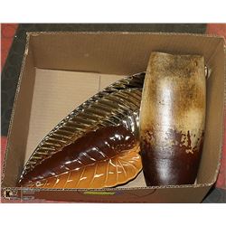 DECORATIVE CERAMIC LEAVES / VASE