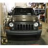 Image 2 : 2006 JEEP LIBERTY SPORT SUV