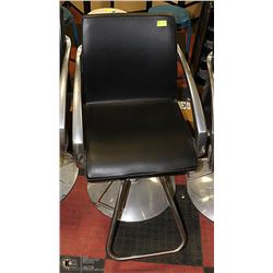 HYDRAULIC SALON CHAIR