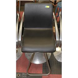 HYDRAULIC SALON CHAIR