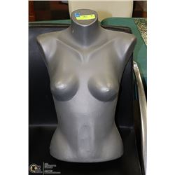 PLASTIC DISPLAY BUST