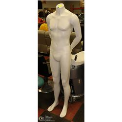 MANEQUIN WITHOUT STAND