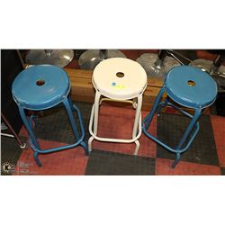 3 METAL STOOLS