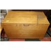 Image 1 : LARGE SOLID WOOD STORAGE BOX WITH HINGED LID