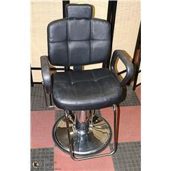 HYDRAULIC STYLIST CHAIR