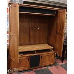 SOLID WOOD TV ENTERTAINMENT UNIT 58.5 X 23 X 76