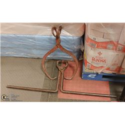 LOT OF 2 VINTAGE METAL TOOLS