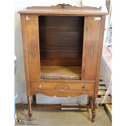VINTAGE CABINET NEEDS REPAIRS: HAS NO DOORS &