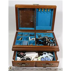 ESTATE JEWELLERY BOX WITH CONTENTS