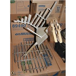 DECORATIVE METAL YARD CHICKEN