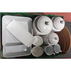 BOX WITH KITCHENWARE INCLUDING FORUM