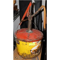 VINTAGE OIL CAN & PUMP