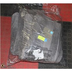 2 CHARISMA LUXURY BATH TOWELS 100% HYGROCOTTON