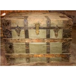 Antique Drucker Steamer Trunk  (108325)