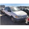 Image 2 : 2002 Toyota Sienna
