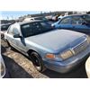 Image 2 : 2002 Ford Crown Victoria