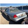 Image 4 : 2002 Ford Crown Victoria