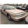 Image 2 : 1996 Ford Crown Victoria