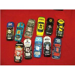 (11) NASCARS 1/64
