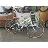Image 1 : 8 Speed Huffy Bicycle