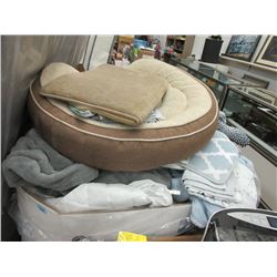 Skid of Store Return Blankets & Household Goods