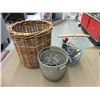 Image 1 : 3 Large Baskets with Contents