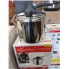 Image 1 : New Lagostina 7.4 Quart Pressure Cooker