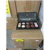 Image 1 : Case of 28 New Suva Eyeshadow Palettes