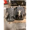 Image 1 : (2) SIEMENS MOTORS W/OUT TAGS (COULD BE 1FK7103-5AF71-1AG2)