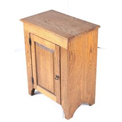 Early 20th Century Quarter Sawn Oak Book Cabinet