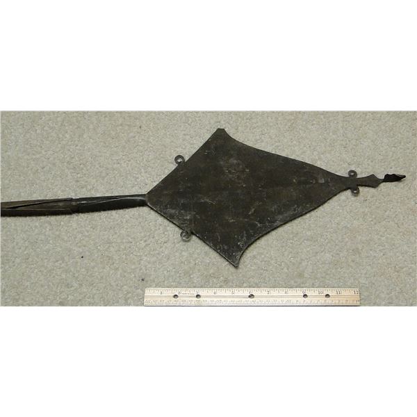 Giant Spearheads