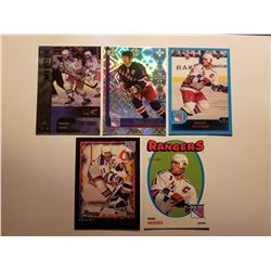 Lot of 5 2001-2002 Mark Messier Hockey Cards